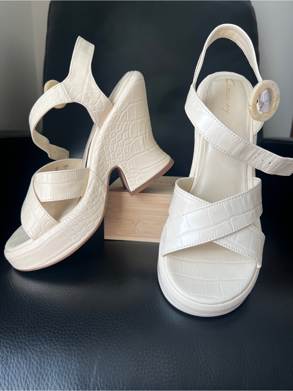 Circus by Sam Edelman Cream Croc-Embossed Platform Sandals with Round Buckle